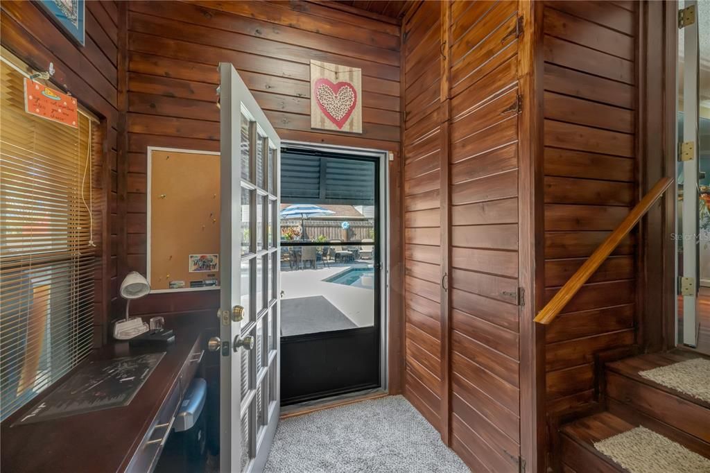 Под контрактом: $525,000 (3 спален, 2 ванн, 2055 Квадратных фут)