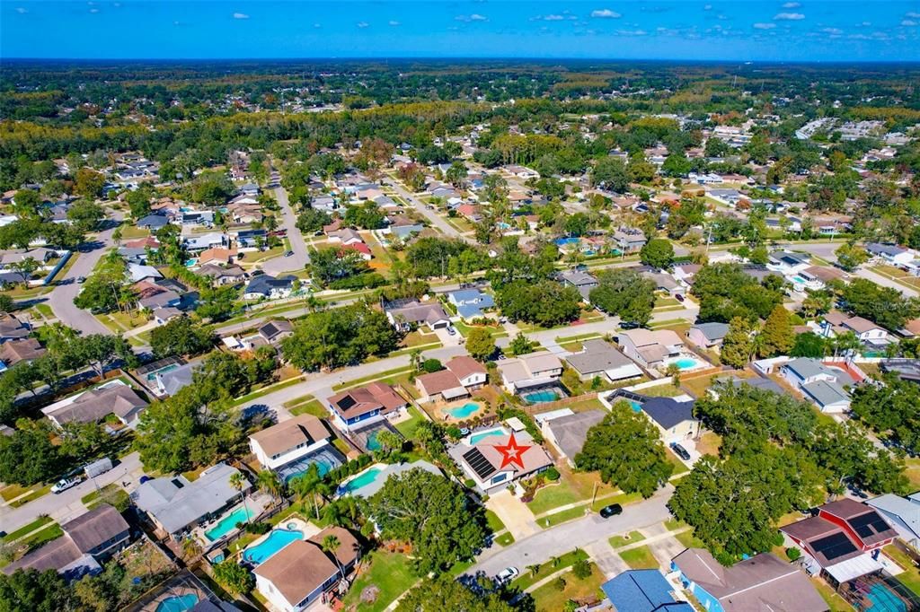 Под контрактом: $525,000 (3 спален, 2 ванн, 2055 Квадратных фут)