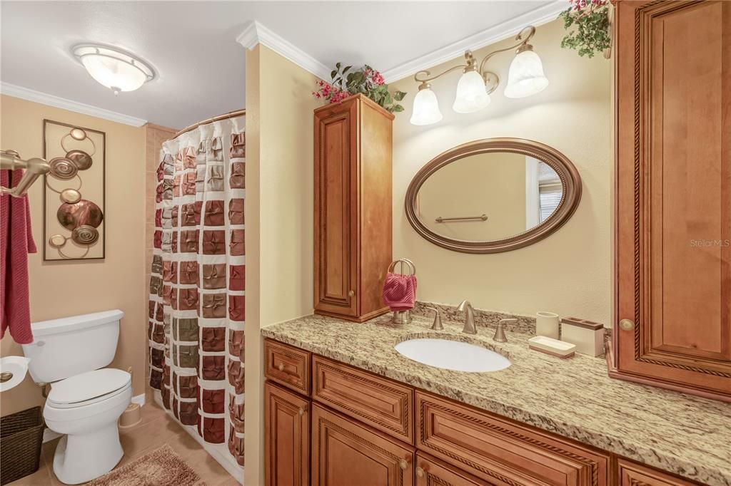 Под контрактом: $525,000 (3 спален, 2 ванн, 2055 Квадратных фут)