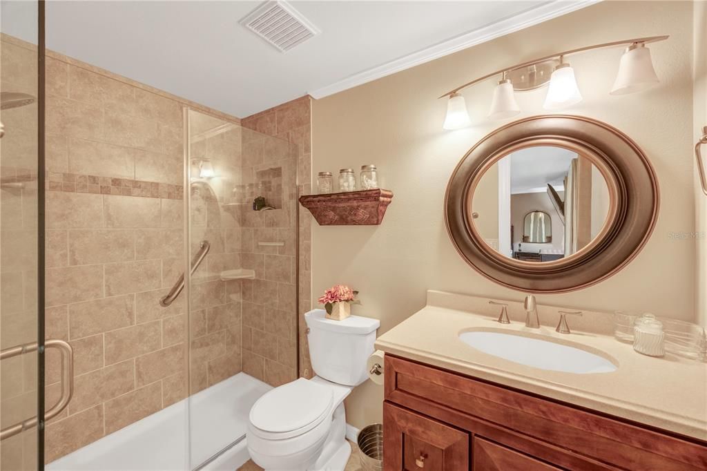 Под контрактом: $525,000 (3 спален, 2 ванн, 2055 Квадратных фут)