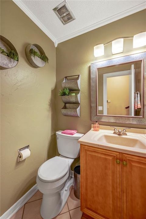 Под контрактом: $525,000 (3 спален, 2 ванн, 2055 Квадратных фут)