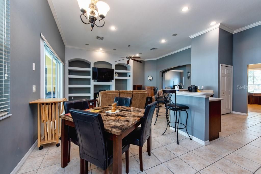 For Sale: $580,000 (4 beds, 3 baths, 2821 Square Feet)