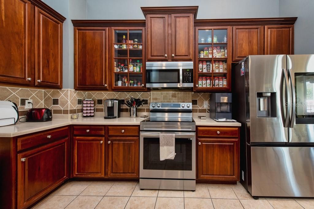 For Sale: $580,000 (4 beds, 3 baths, 2821 Square Feet)