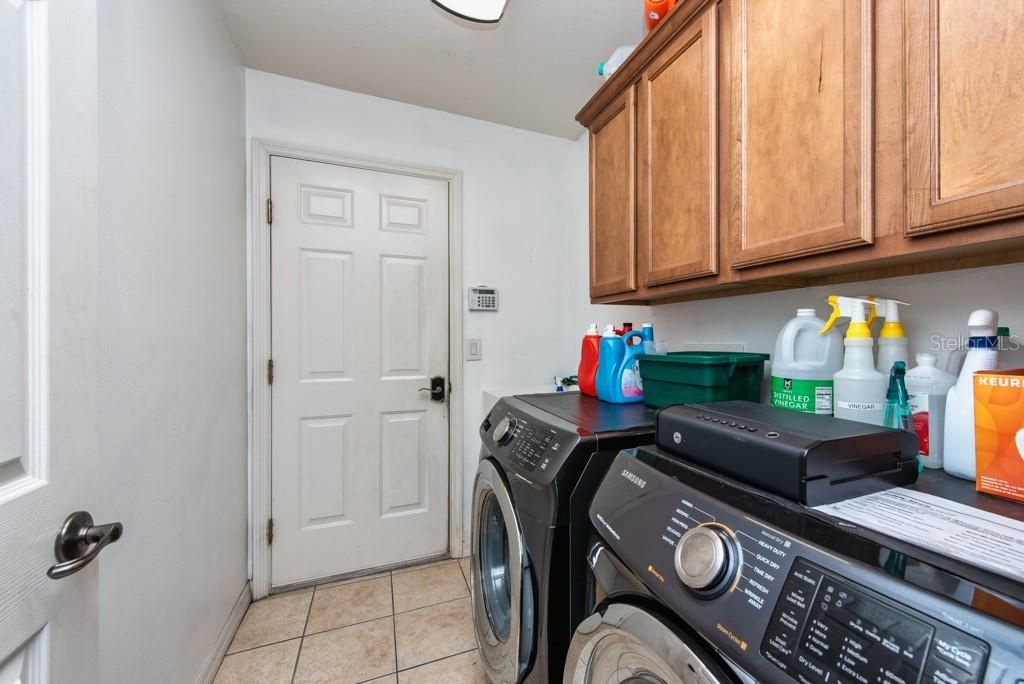 For Sale: $580,000 (4 beds, 3 baths, 2821 Square Feet)