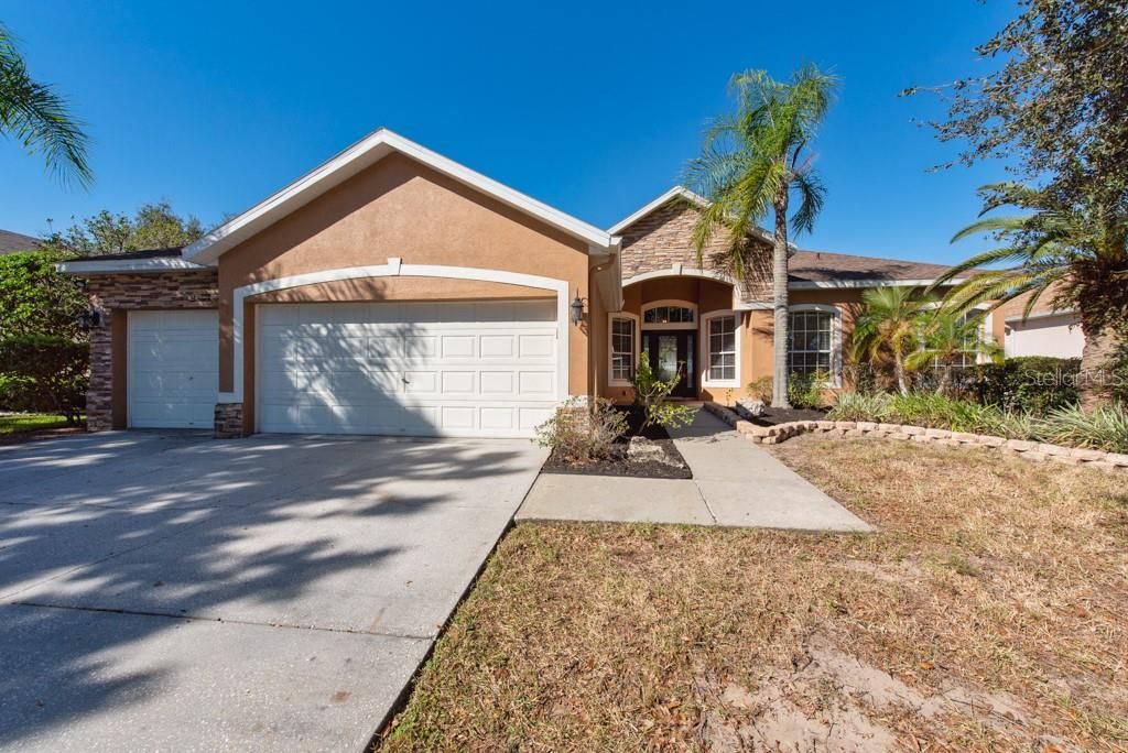 For Sale: $580,000 (4 beds, 3 baths, 2821 Square Feet)