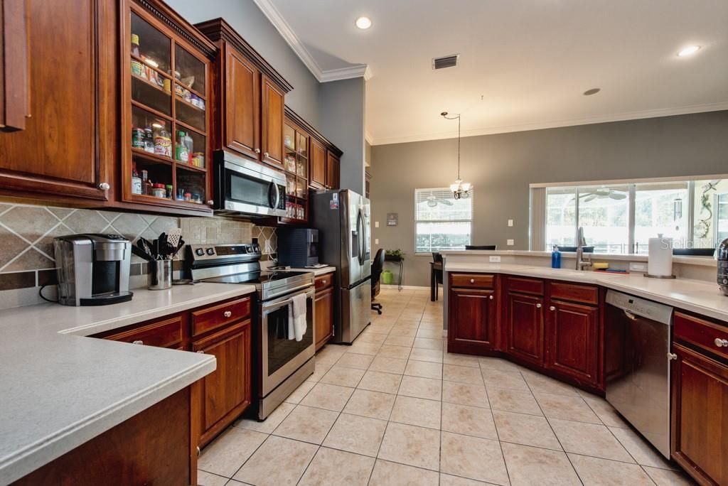 For Sale: $580,000 (4 beds, 3 baths, 2821 Square Feet)