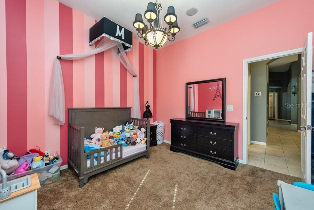 For Sale: $580,000 (4 beds, 3 baths, 2821 Square Feet)