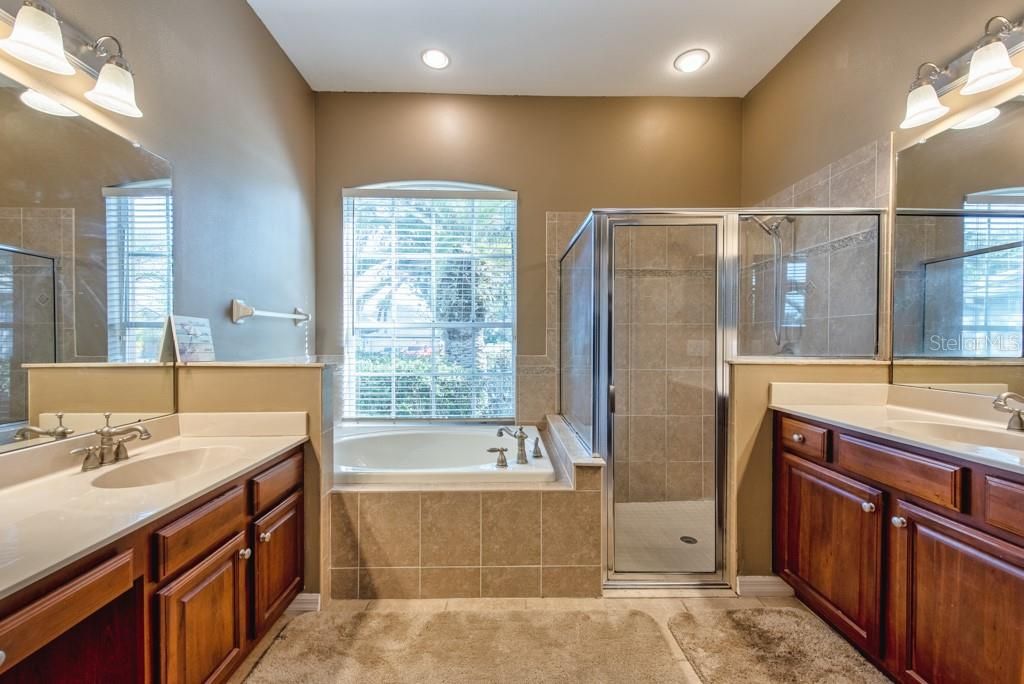 For Sale: $580,000 (4 beds, 3 baths, 2821 Square Feet)