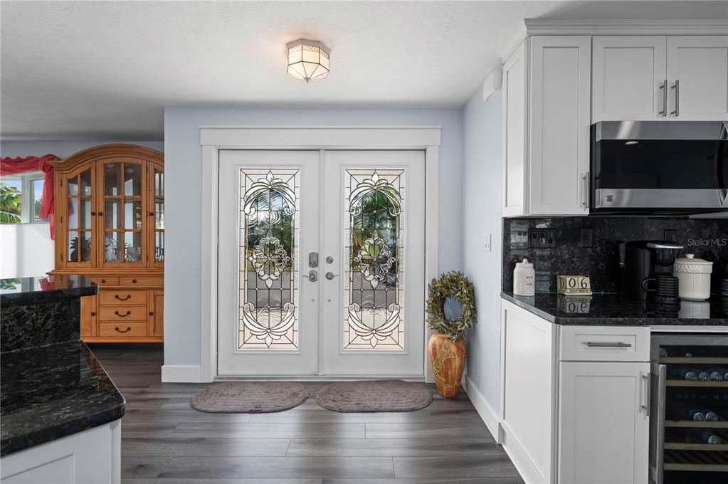 For Sale: $599,000 (3 beds, 2 baths, 1782 Square Feet)