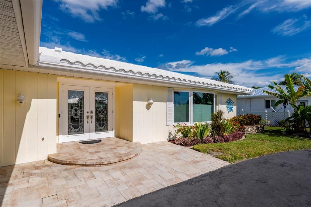 For Sale: $599,000 (3 beds, 2 baths, 1782 Square Feet)