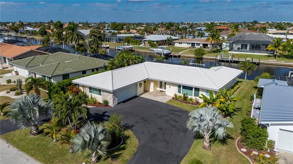 For Sale: $599,000 (3 beds, 2 baths, 1782 Square Feet)