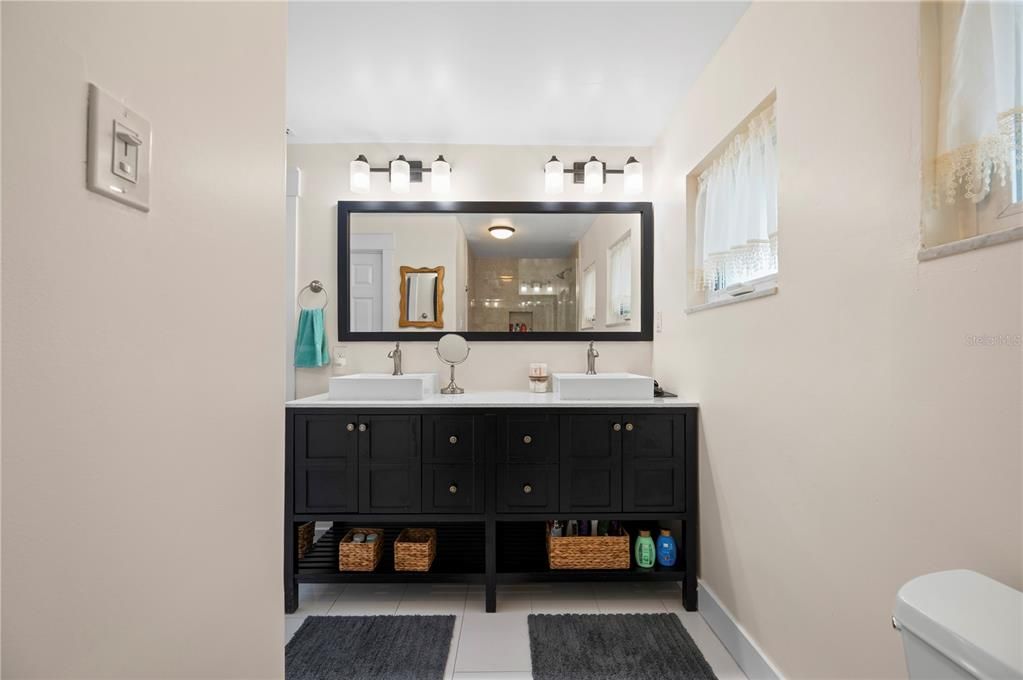 For Sale: $599,000 (3 beds, 2 baths, 1782 Square Feet)