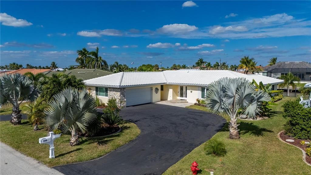 For Sale: $599,000 (3 beds, 2 baths, 1782 Square Feet)