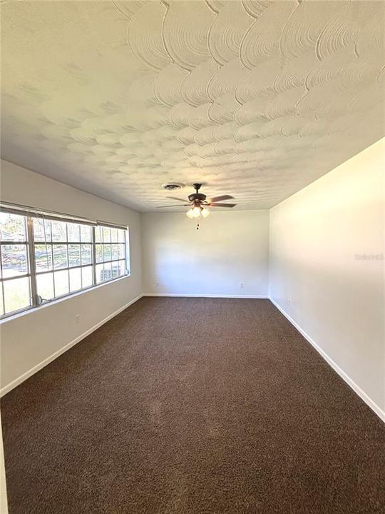 出租: $2,100 (4 贝兹, 3 浴室, 2089 平方英尺)