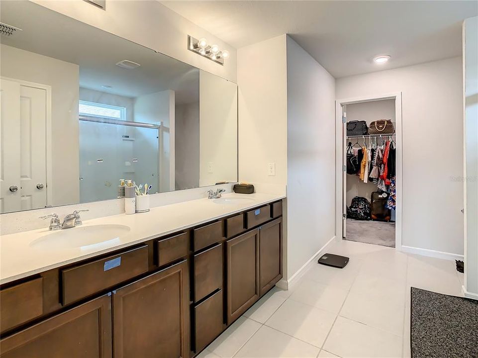 For Rent: $2,845 (5 beds, 3 baths, 2615 Square Feet)