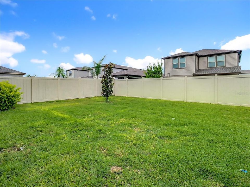 For Rent: $2,845 (5 beds, 3 baths, 2615 Square Feet)