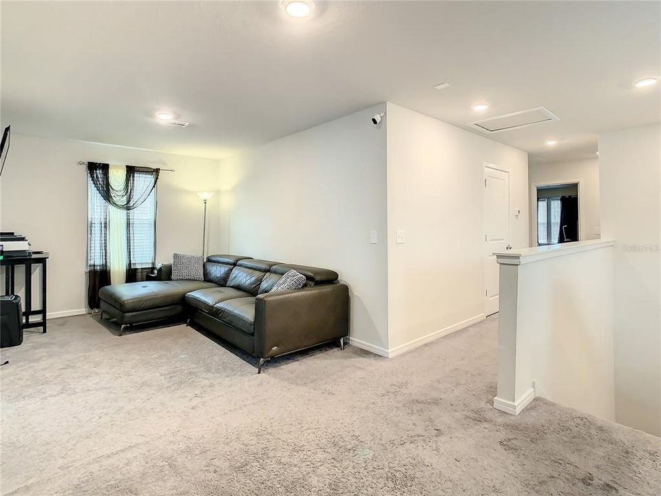 For Rent: $2,845 (5 beds, 3 baths, 2615 Square Feet)