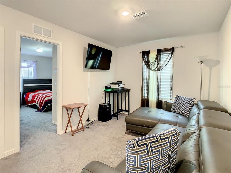 For Rent: $2,845 (5 beds, 3 baths, 2615 Square Feet)