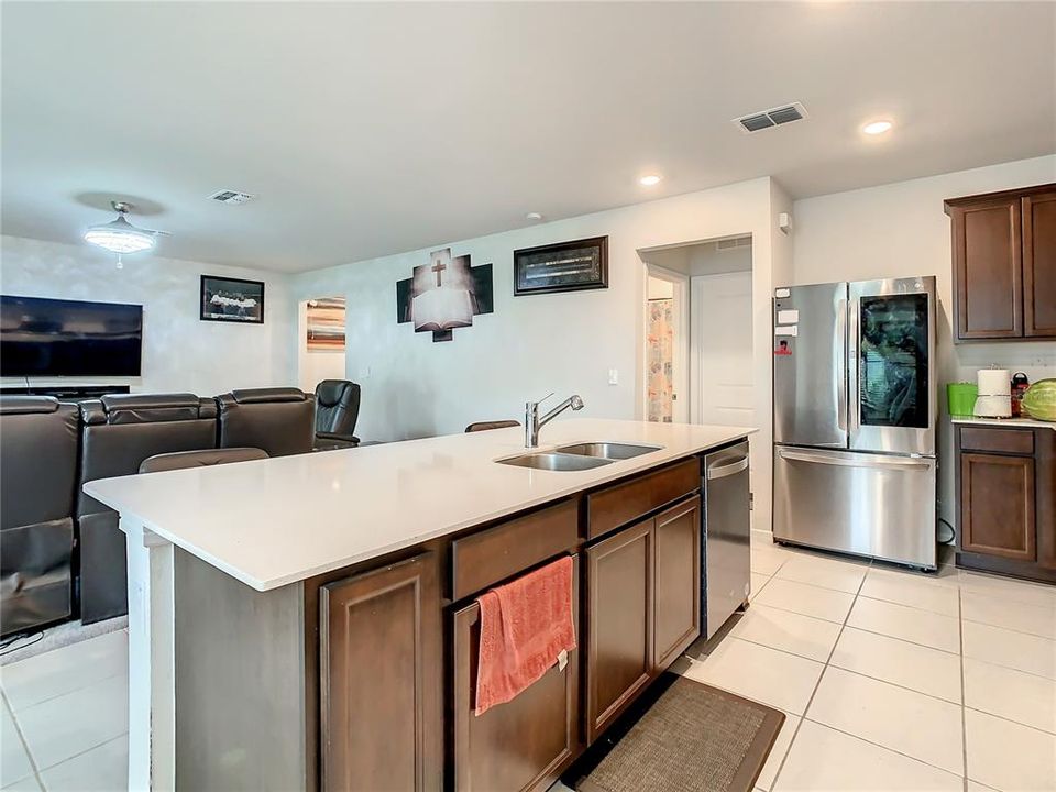 For Rent: $2,845 (5 beds, 3 baths, 2615 Square Feet)