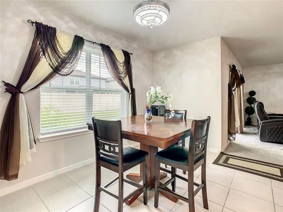 For Rent: $2,845 (5 beds, 3 baths, 2615 Square Feet)