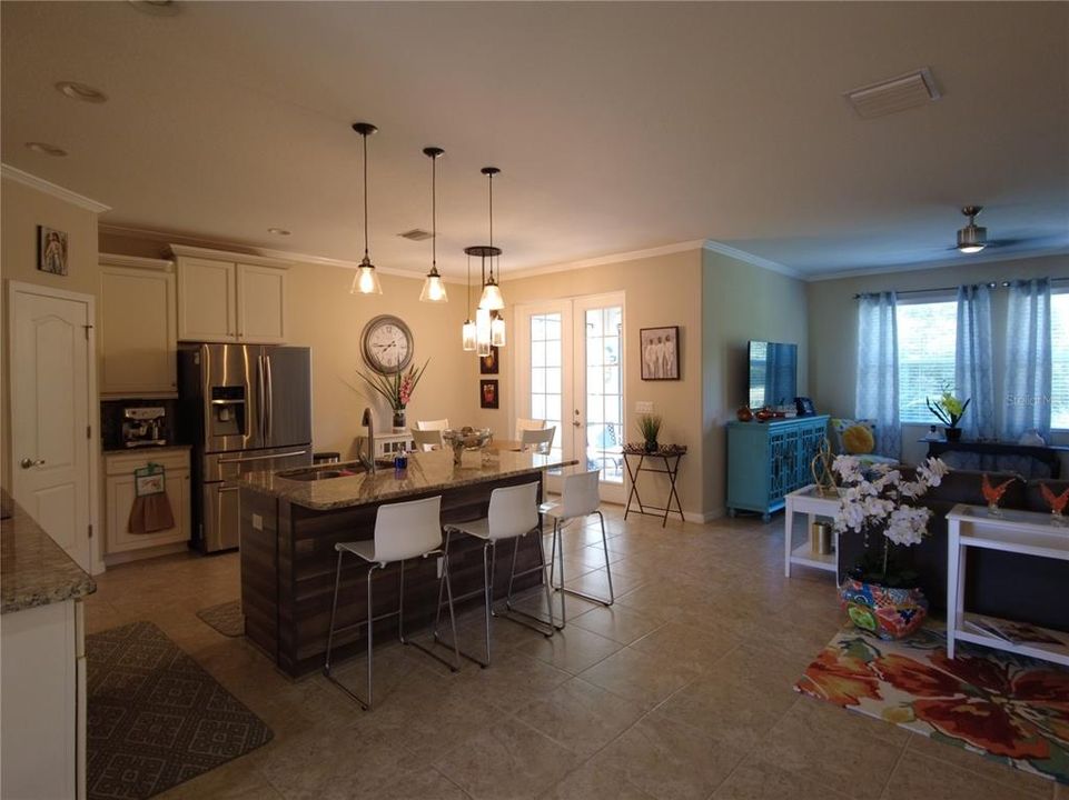 En Venta: $425,000 (3 camas, 2 baños, 1699 Pies cuadrados)