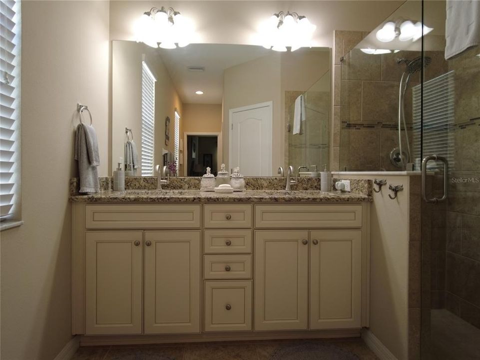 En Venta: $425,000 (3 camas, 2 baños, 1699 Pies cuadrados)