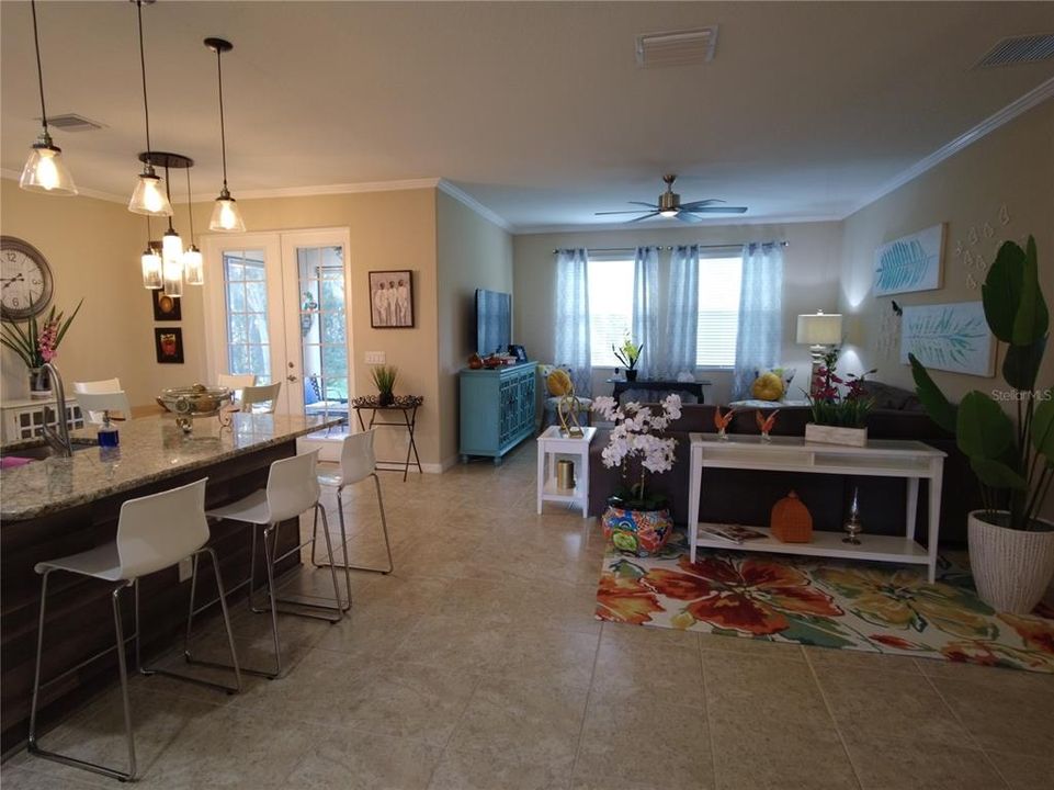 En Venta: $425,000 (3 camas, 2 baños, 1699 Pies cuadrados)