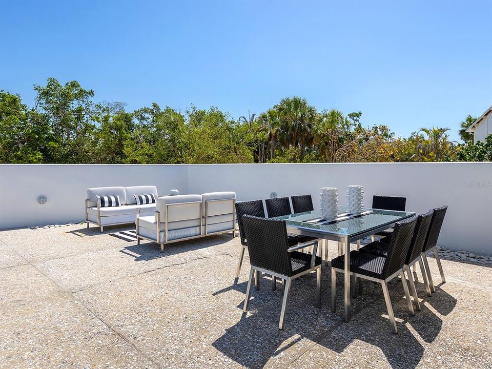 В аренду: $16,500 (4 спален, 3 ванн, 4006 Квадратных фут)