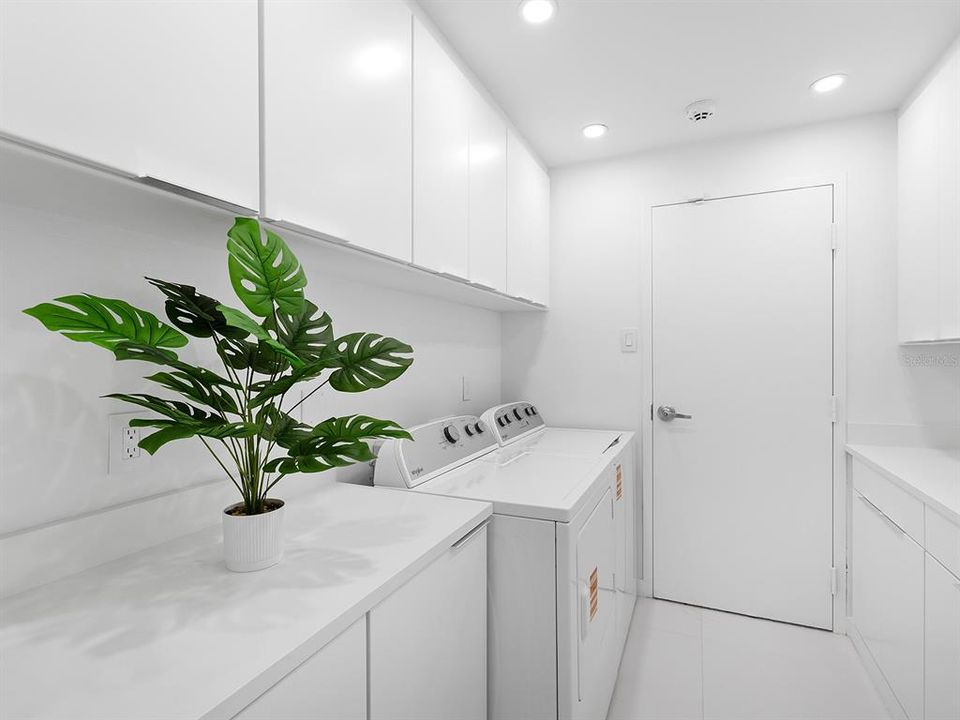 В аренду: $16,500 (4 спален, 3 ванн, 4006 Квадратных фут)