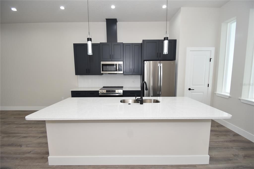 В аренду: $2,000 (3 спален, 2 ванн, 1368 Квадратных фут)