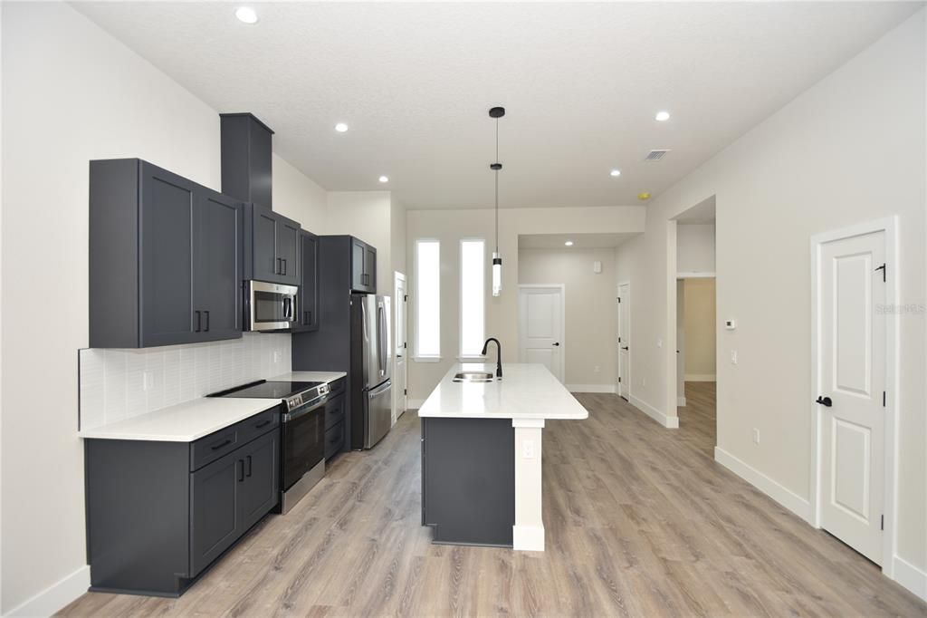 В аренду: $2,000 (3 спален, 2 ванн, 1368 Квадратных фут)