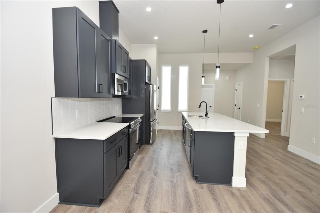 В аренду: $2,000 (3 спален, 2 ванн, 1368 Квадратных фут)