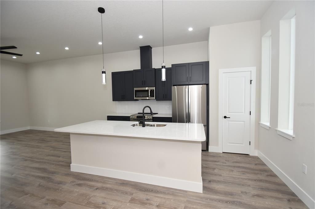 В аренду: $2,000 (3 спален, 2 ванн, 1368 Квадратных фут)