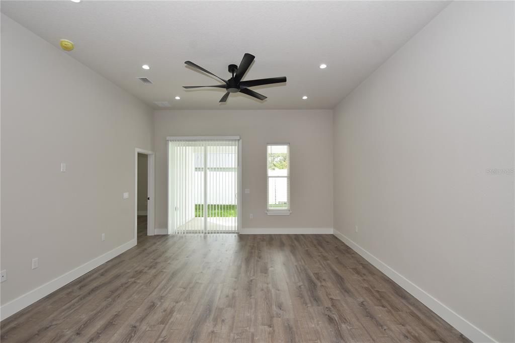 В аренду: $2,000 (3 спален, 2 ванн, 1368 Квадратных фут)