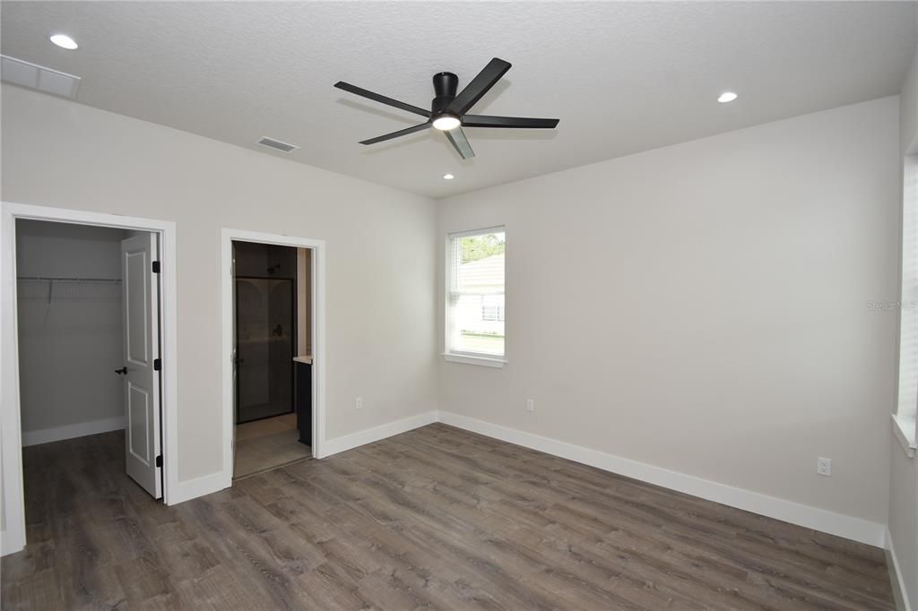 В аренду: $2,000 (3 спален, 2 ванн, 1368 Квадратных фут)