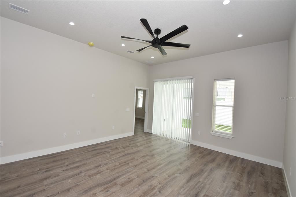 В аренду: $2,000 (3 спален, 2 ванн, 1368 Квадратных фут)