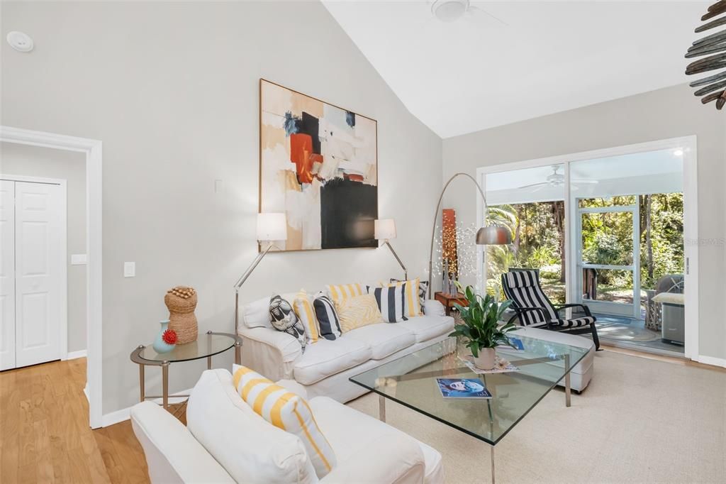 For Sale: $799,000 (3 beds, 2 baths, 1940 Square Feet)