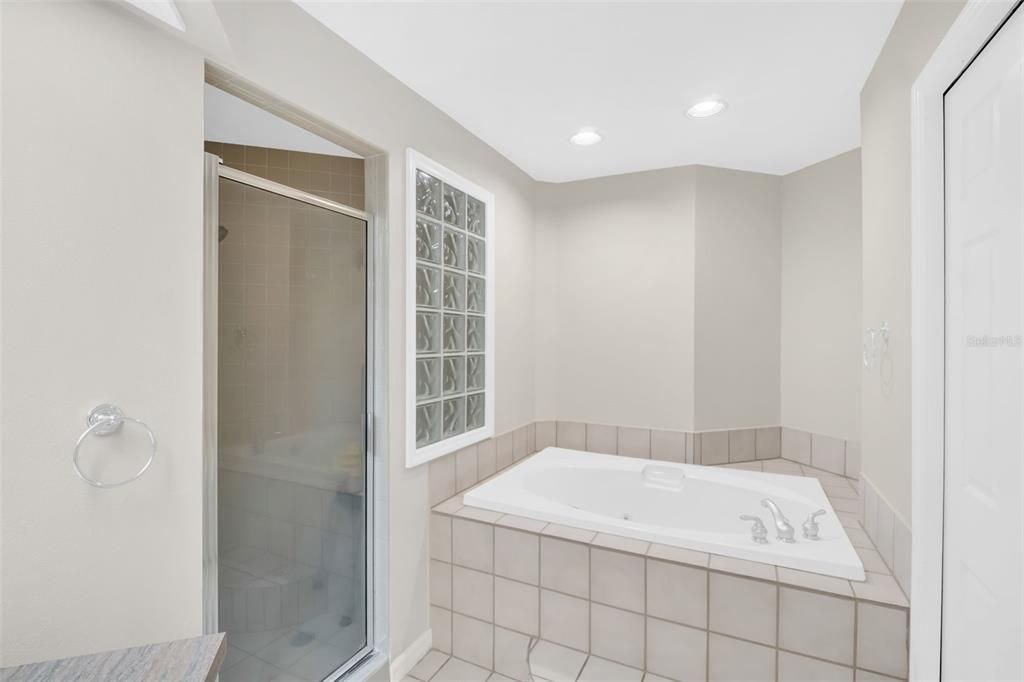 For Sale: $799,000 (3 beds, 2 baths, 1940 Square Feet)