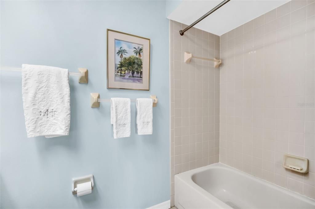 For Sale: $799,000 (3 beds, 2 baths, 1940 Square Feet)