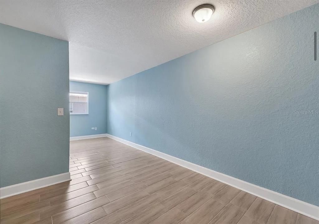 For Rent: $1,395 (2 beds, 1 baths, 900 Square Feet)