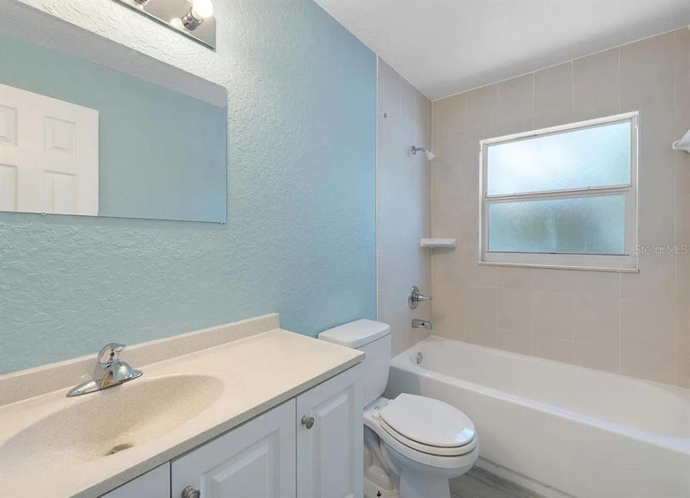 For Rent: $1,395 (2 beds, 1 baths, 900 Square Feet)