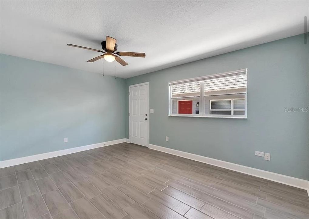 For Rent: $1,395 (2 beds, 1 baths, 900 Square Feet)