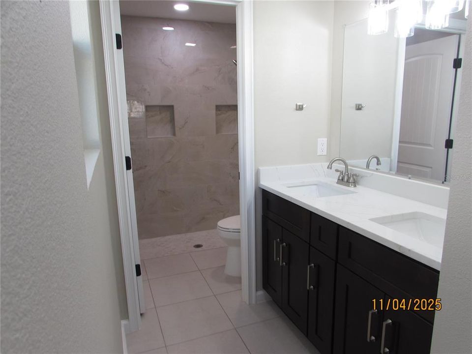 Activo con contrato: $327,000 (3 camas, 2 baños, 1319 Pies cuadrados)