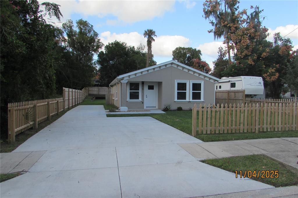 Activo con contrato: $327,000 (3 camas, 2 baños, 1319 Pies cuadrados)