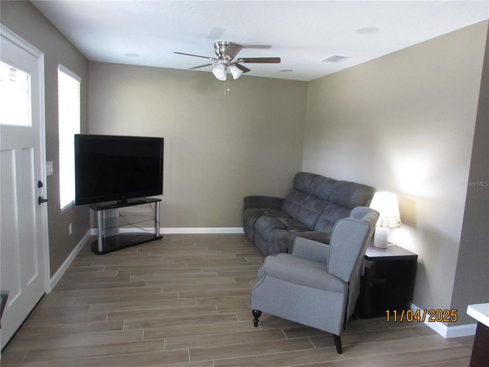 Activo con contrato: $327,000 (3 camas, 2 baños, 1319 Pies cuadrados)