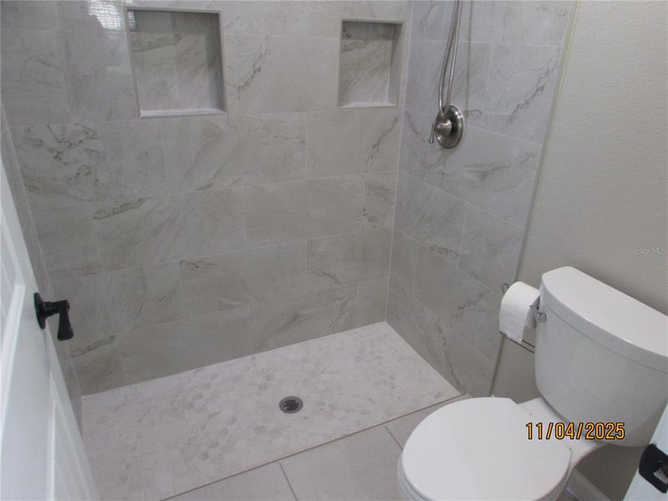 Activo con contrato: $327,000 (3 camas, 2 baños, 1319 Pies cuadrados)