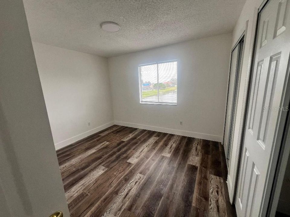 Под контрактом: $2,400 (4 спален, 2 ванн, 1906 Квадратных фут)