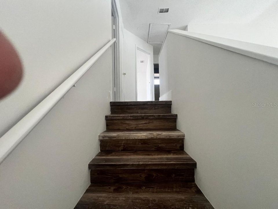 Под контрактом: $2,400 (4 спален, 2 ванн, 1906 Квадратных фут)