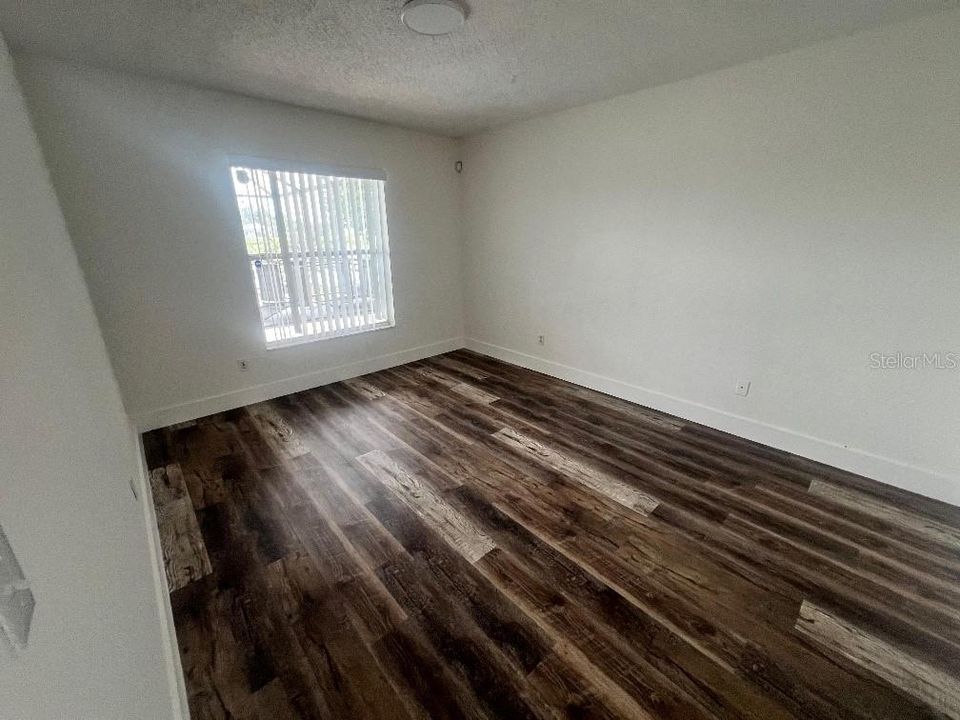 Под контрактом: $2,400 (4 спален, 2 ванн, 1906 Квадратных фут)