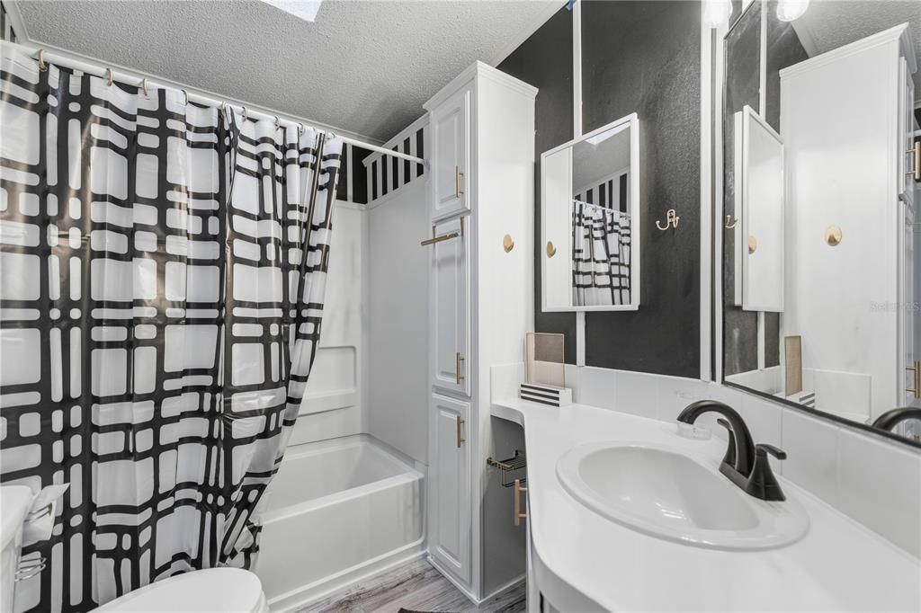 For Sale: $244,900 (3 beds, 2 baths, 1497 Square Feet)